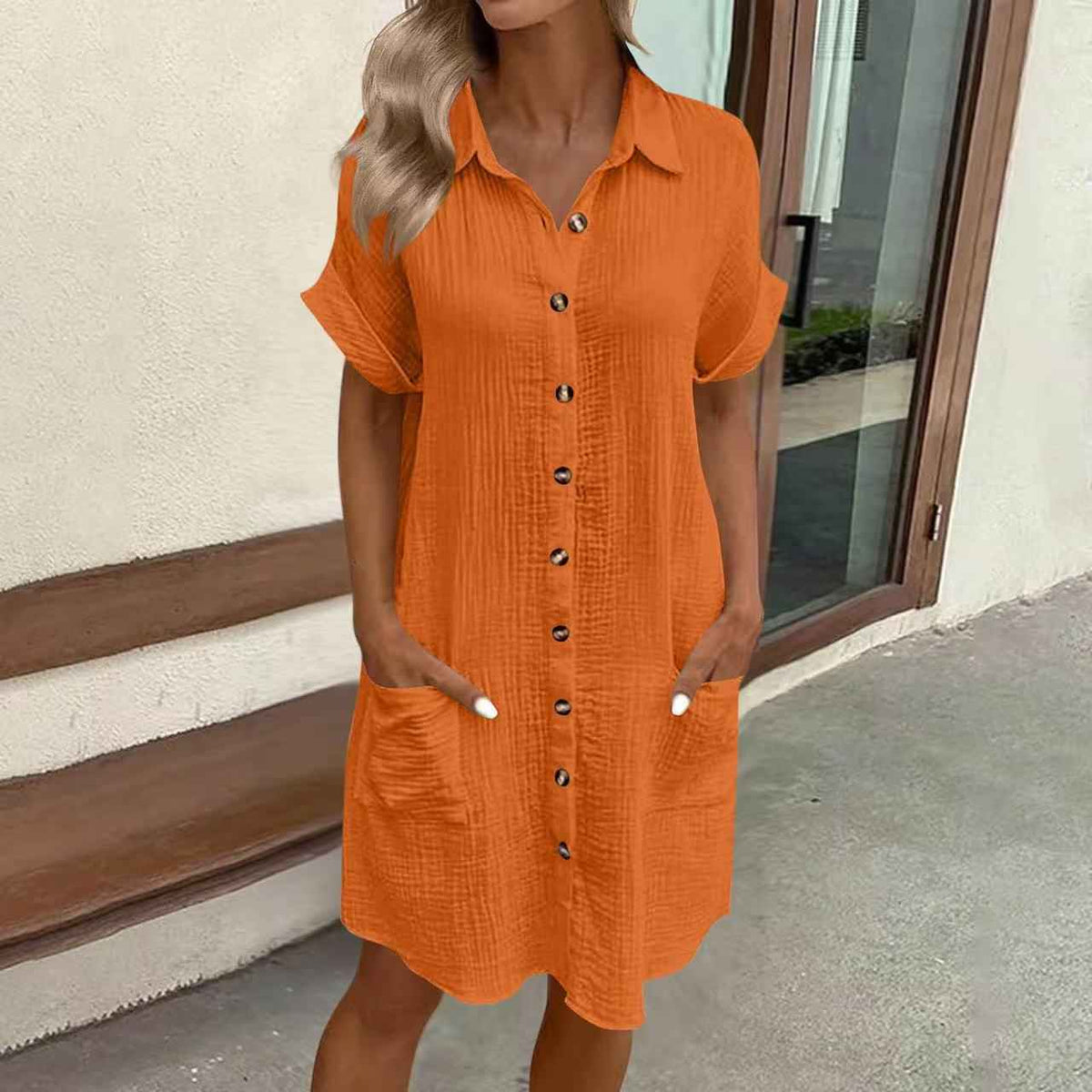 Robe Fluide Manches Courtes et Boutons