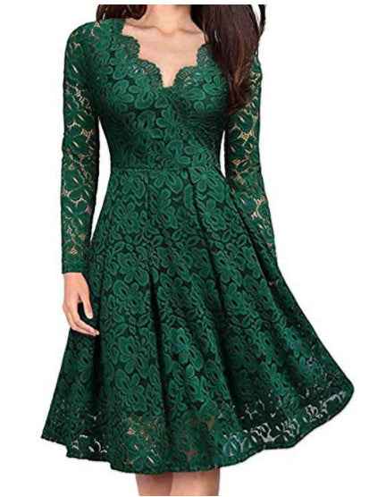 Robe Élégante en Dentelle à Col V