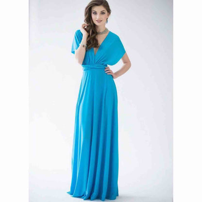 Glamuroso vestido con múltiples tirantes y espalda descubierta: elegancia escultural.