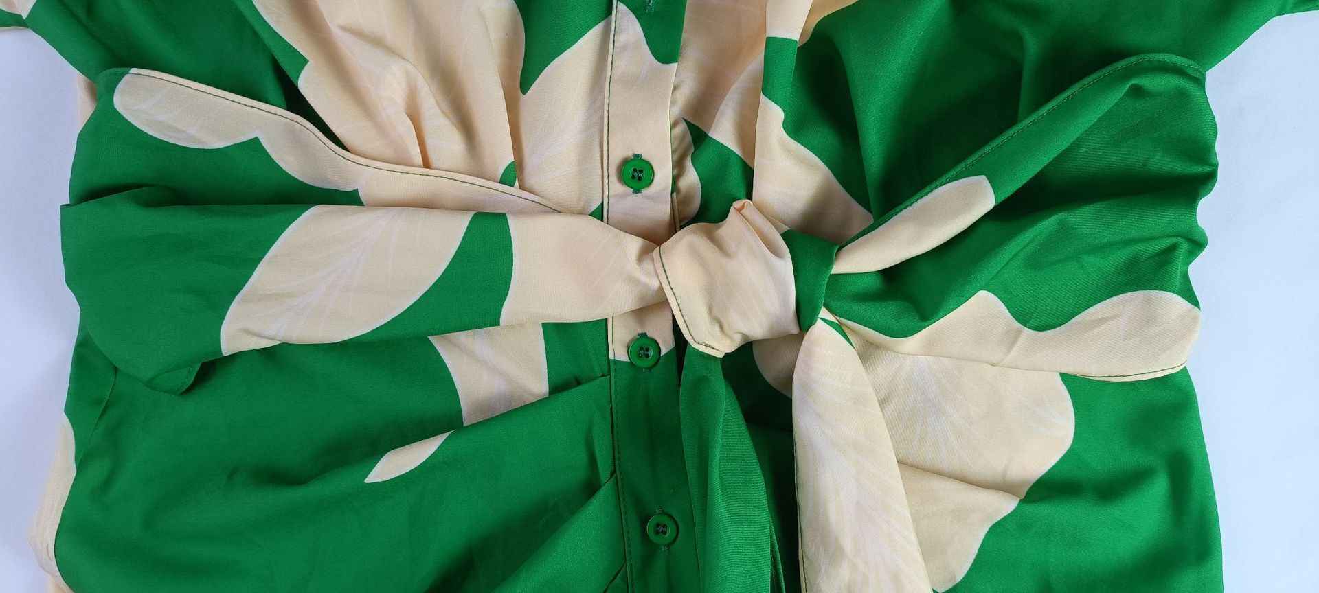 Robe blouse imprimé pour femmes avec col à revers, manches courtes et taille haute