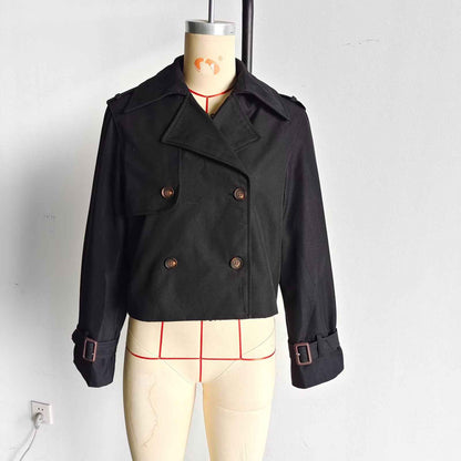 Manteau court polyvalent à double boutonnage et col à revers