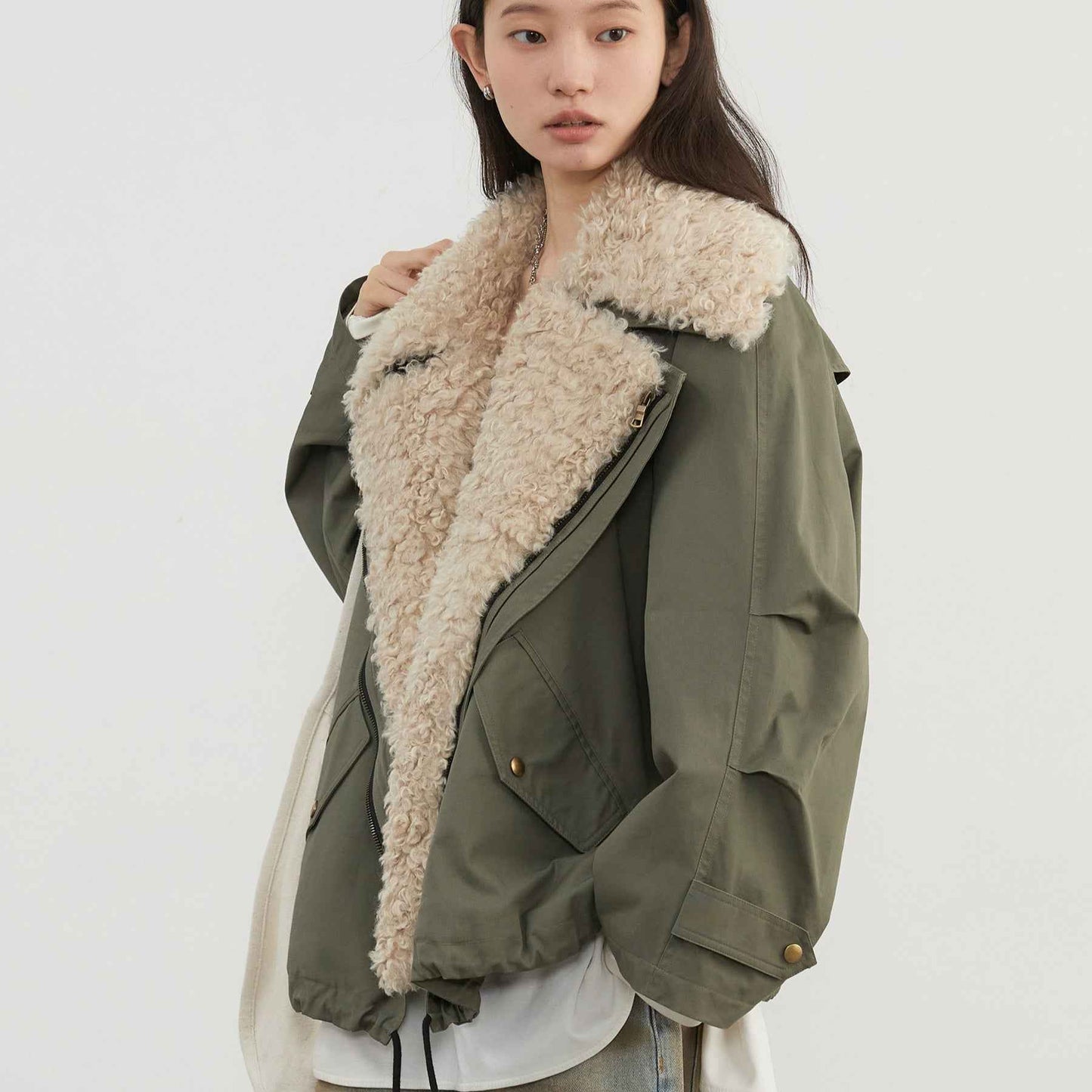 Veste pour femmes style rétro avec col en fourrure