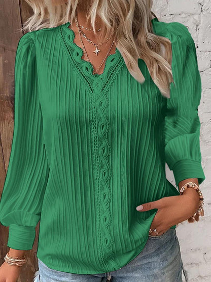 Chemise à manches longues avec col en V en dentelle