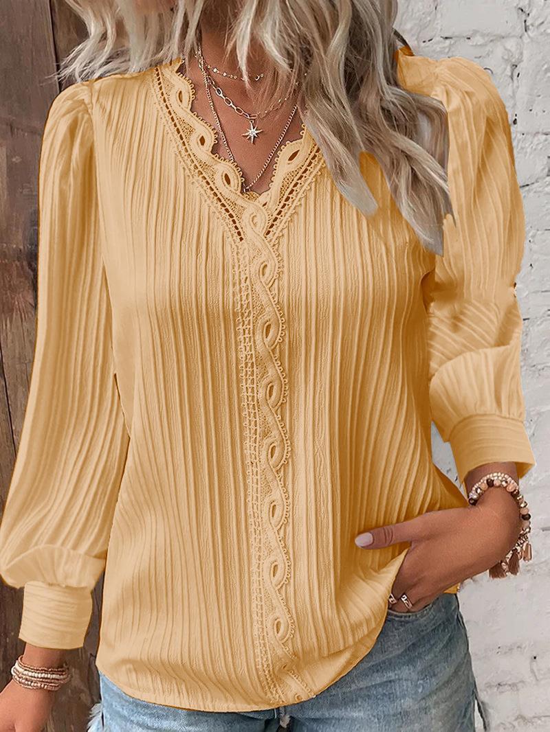 Chemise à manches longues avec col en V en dentelle