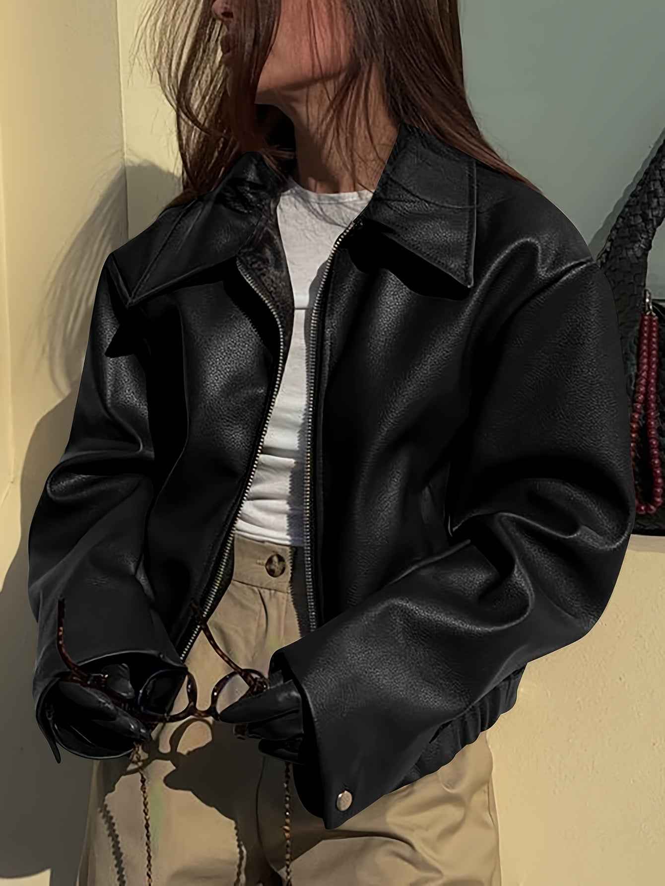 Veste élégante en cuir mate de style motard rétro