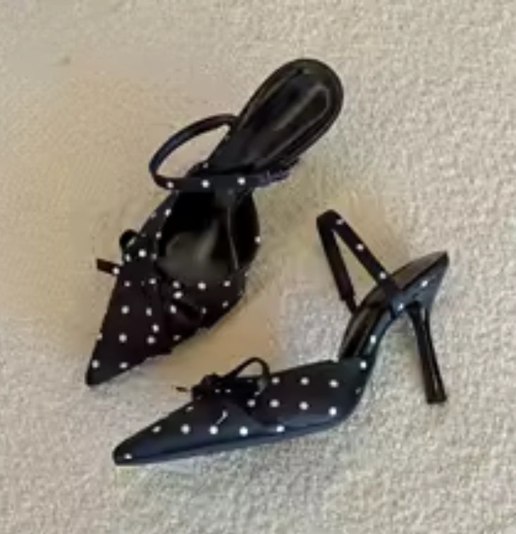 Chaussures à talons hauts pointus à pois pour femmes