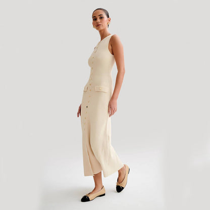 Elegant sleeveless knit dress, slim fit