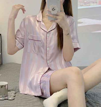 Pyjama maison en soie glacée