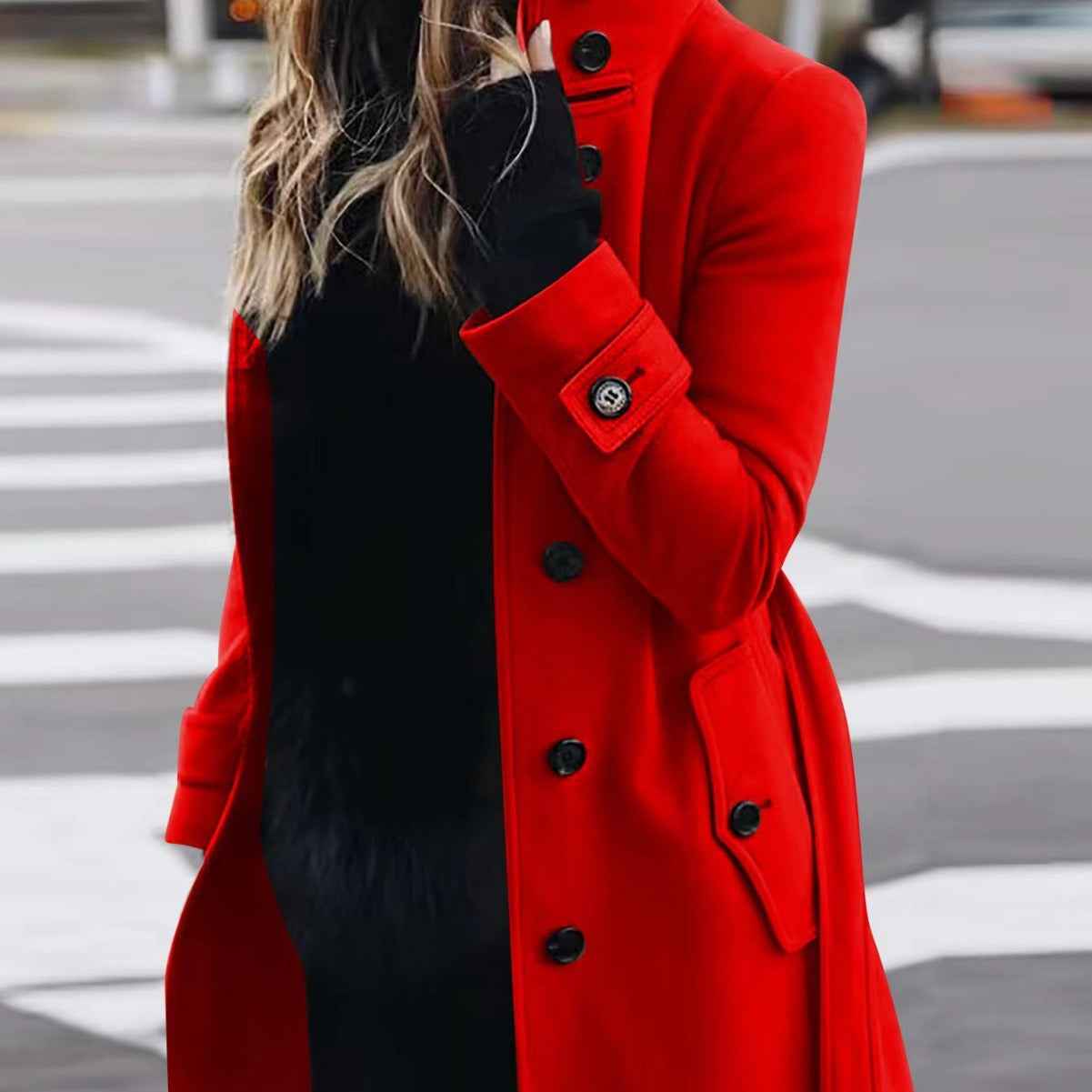 Manteau en laine ajusté à col montant