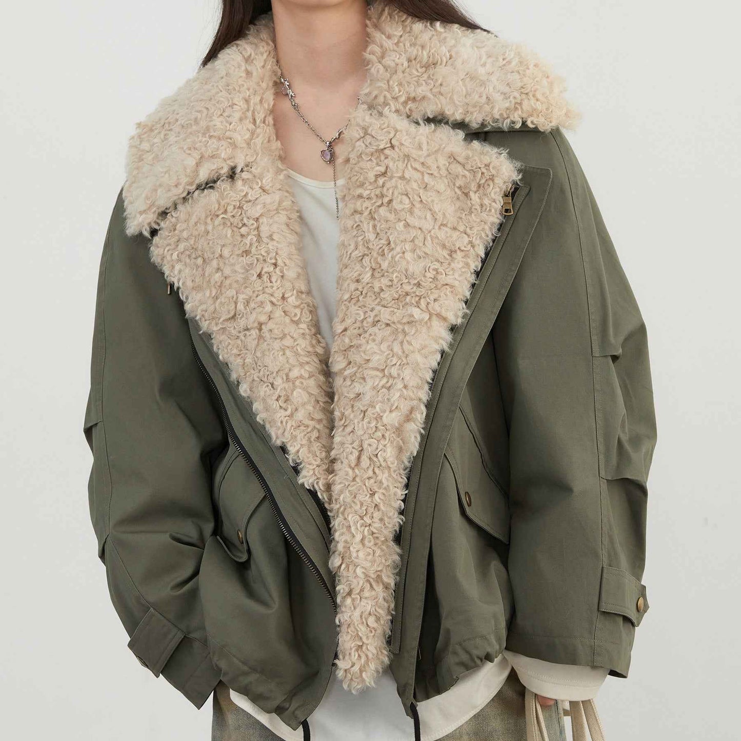 Veste pour femmes style rétro avec col en fourrure