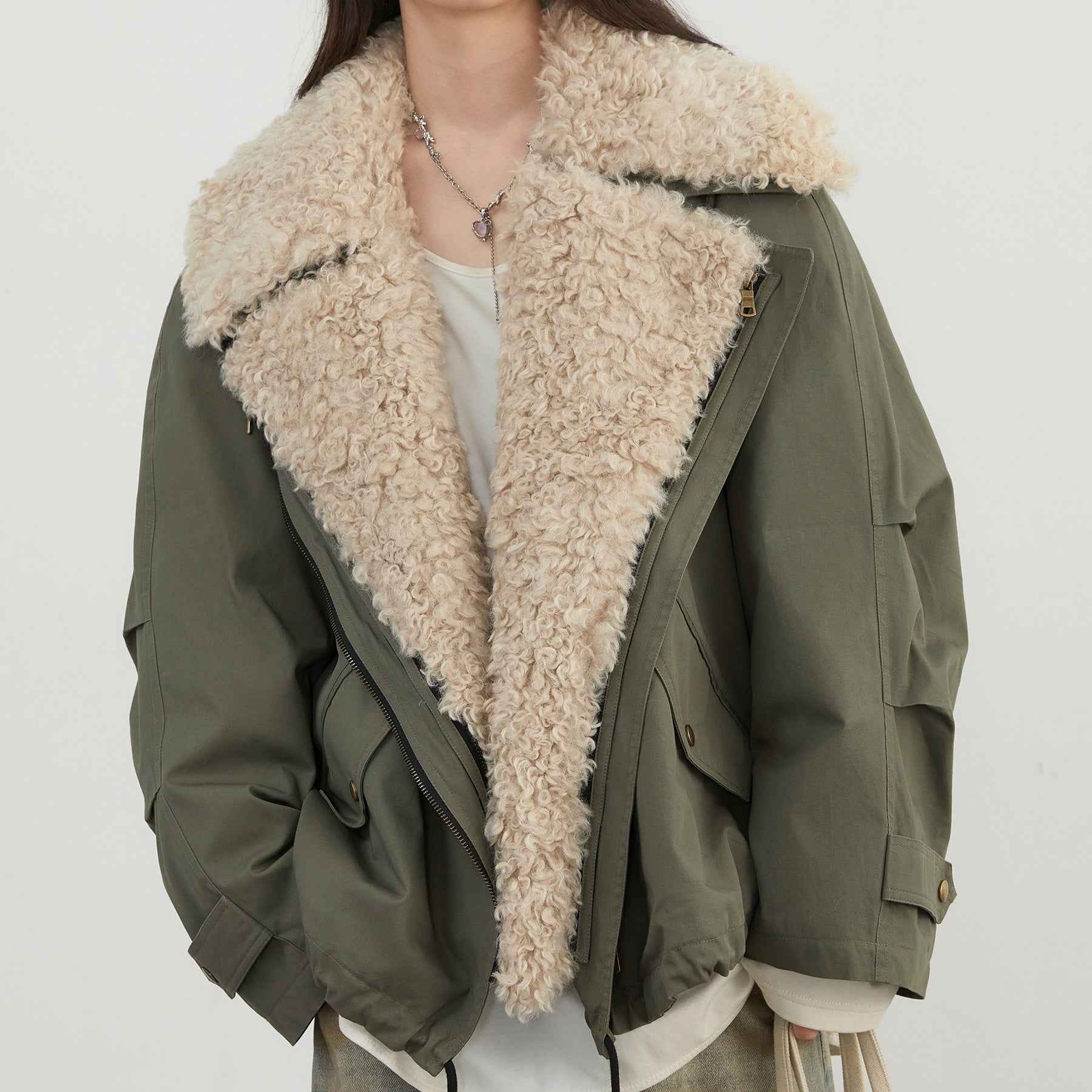 Veste pour femmes style rétro avec col en fourrure