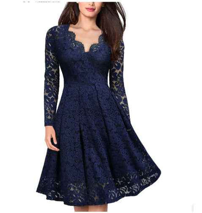 Robe Élégante en Dentelle à Col V