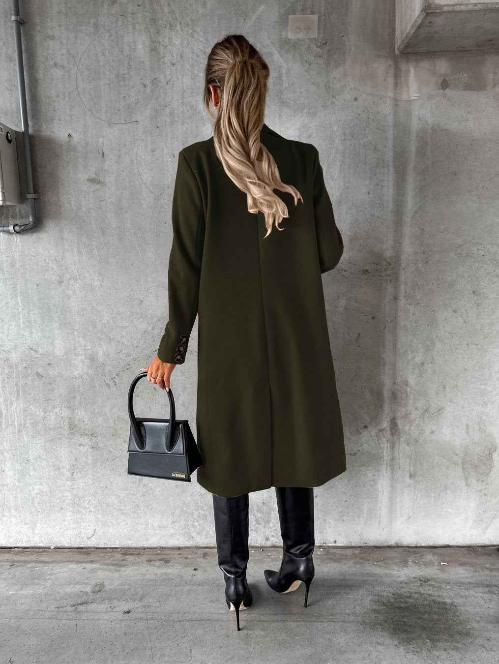 Manteau long à double boutonnage , coupe élégante